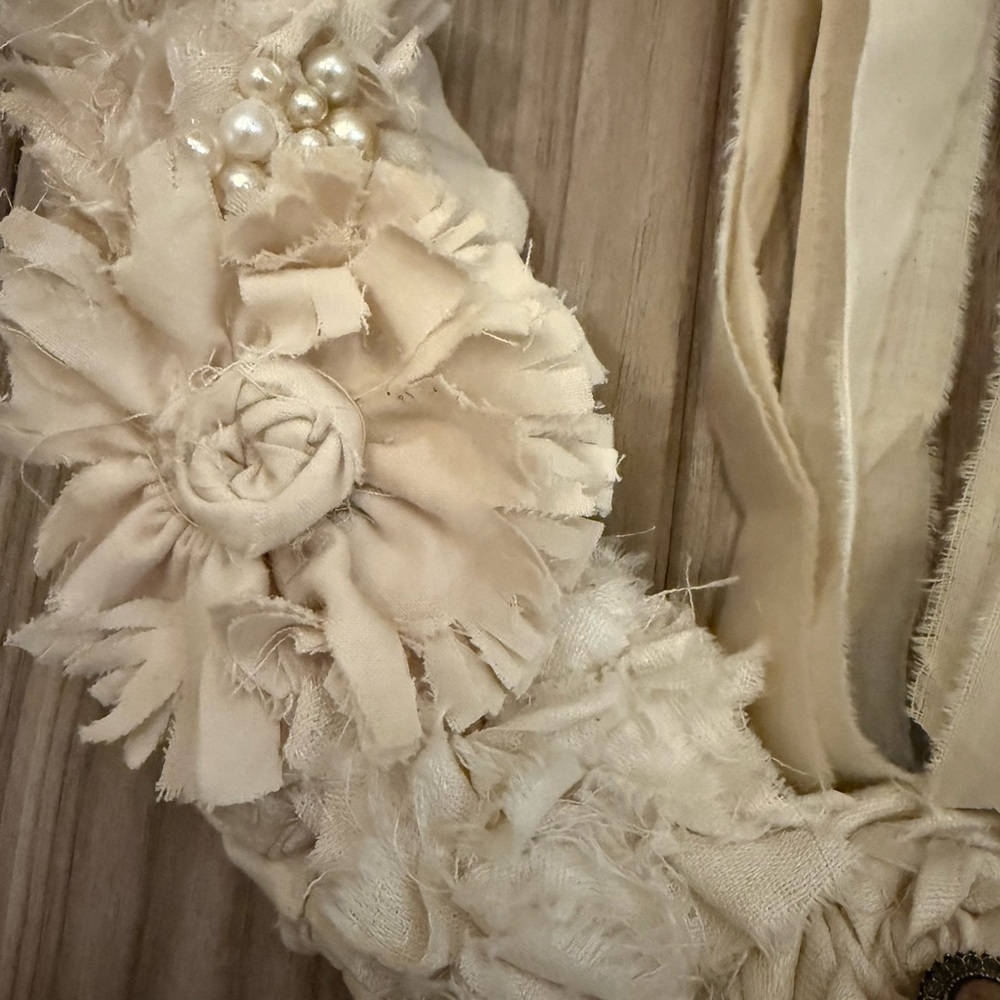 Floral Wreath with Cream Flowers and Bow - Picture 10 of 11